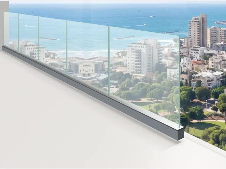הדמיה של מעקה זכוכית